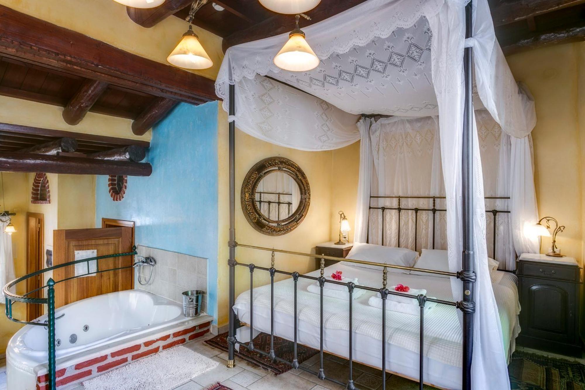 Ifigenia Traditional Rooms & Maisonettes Chania  Bagian luar foto
