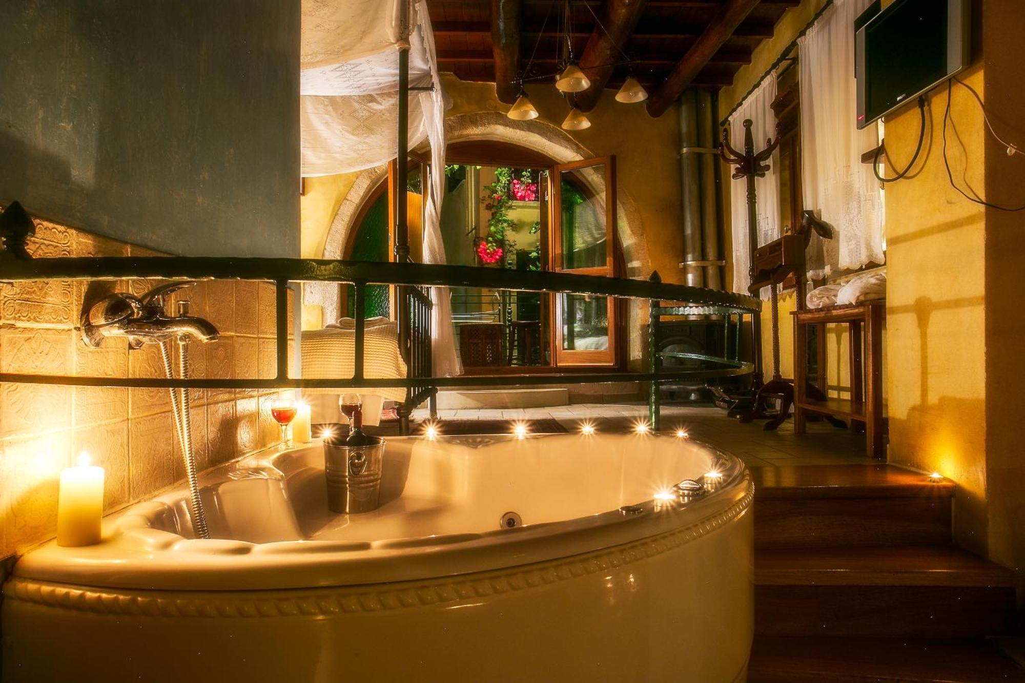Ifigenia Traditional Rooms & Maisonettes Chania  Bagian luar foto
