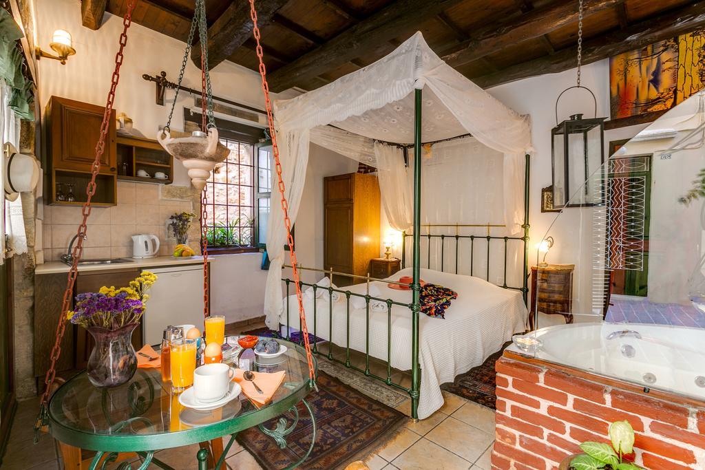 Ifigenia Traditional Rooms & Maisonettes Chania  Bagian luar foto